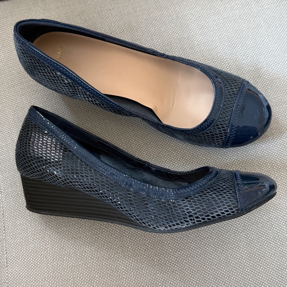 NWT NAVY 1.5” Wedge COLE HAAN Cap toe shoe stacked wedge & sole US 8.5 B in Box - Picture 13 of 13